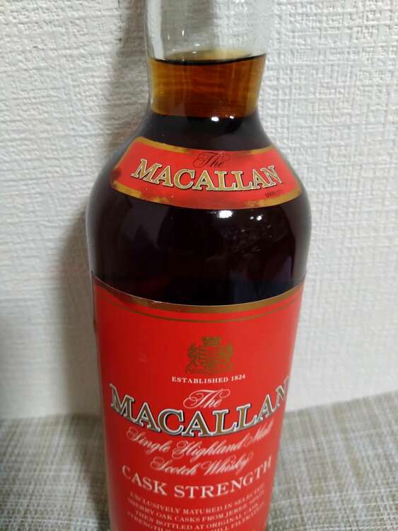 マッカラン　カスクストレングス（お酒）の商品画像 - 査定依頼日：2025年4月11日 - 最高査定価格：310,000円