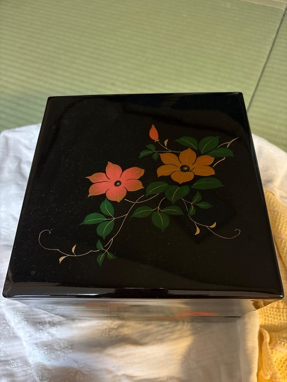 お重（美術品・骨董品）の商品画像 - 査定依頼日：2026年6月7日 - 最高査定価格：3,000円