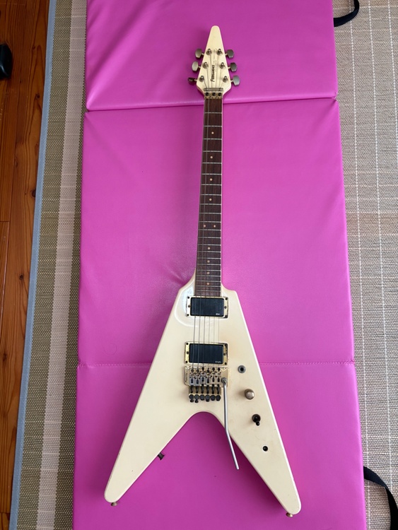 フェルナンデス44マグナムフライングブイモデル（ピアノ・楽器・PA機材）の商品画像 - 査定依頼日：2026年8月24日 - 最高査定価格：15,000円