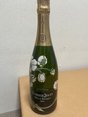 シャンパン ペリエ・ジュエ （お酒）の商品画像 - 査定依頼日：2026年4月11日 - 最高査定価格：22,000円