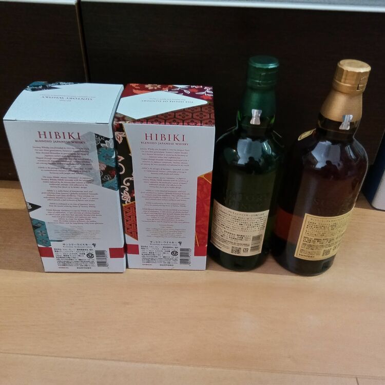 サントリーウィスキーセット　700ml （お酒）の商品画像 - 査定依頼日：2025年10月9日 - 最高査定価格：70,100円