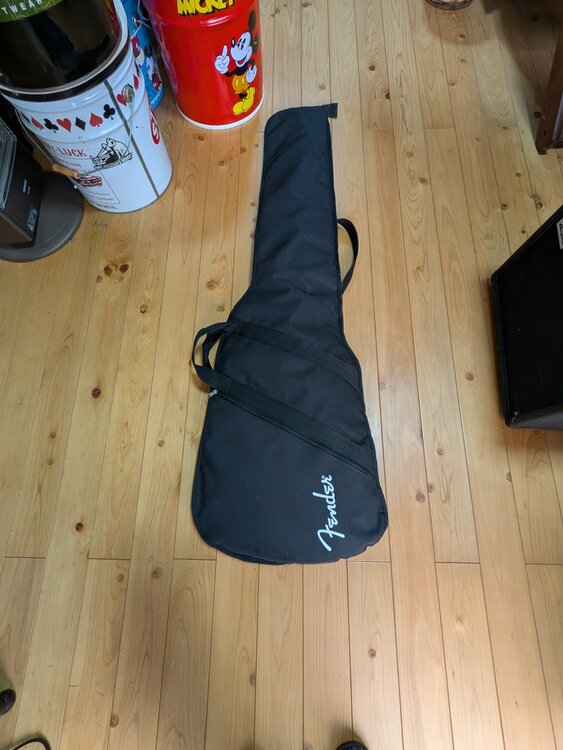 フェンダームスタングベース（ピアノ・楽器・PA機材）の商品画像 - 査定依頼日：2026年1月13日 - 最高査定価格：70,000円