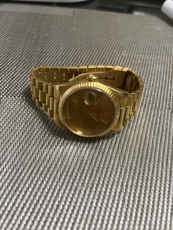 ロレックス デイデイト （高級時計）の商品画像 - 査定依頼日：2026年1月12日 - 最高査定価格：3,000,000円