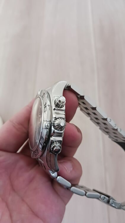 ブライトリング クロノマット A016C89KBD（高級時計）の商品画像 - 査定依頼日：2025年9月10日 - 最高査定価格：500,000円