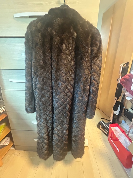DIOR 毛皮 コート（古着・ファッション）の商品画像 - 査定依頼日：2025年11月17日 - 最高査定価格：50,000円