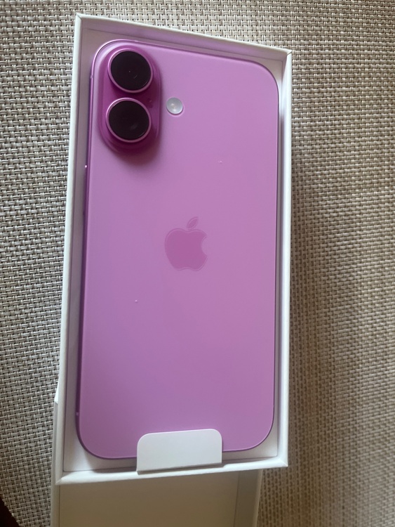 新品未使用iPhone16（スマホ）の商品画像 - 査定依頼日：2026年3月4日 - 最高査定価格：100,000円