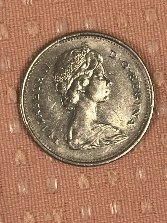 カナダ 25 セント クォーター コイン、CARIBOU、1975 年（金・貴金属）の商品画像 - 査定依頼日：2025年4月29日 - 最高査定価格：50円