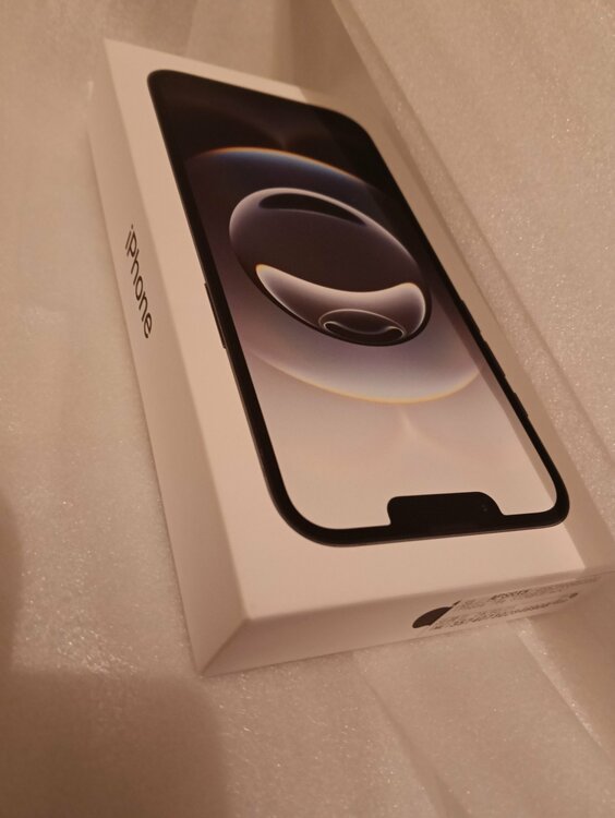 iPhone 16e 512GB Softbank（スマホ）の商品画像 - 査定依頼日：2026年4月5日 - 最高査定価格：86,000円