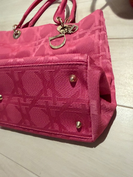 わかりません。（ブランドバッグ）の商品画像 - 査定依頼日：2026年2月22日 - 最高査定価格：40,000円