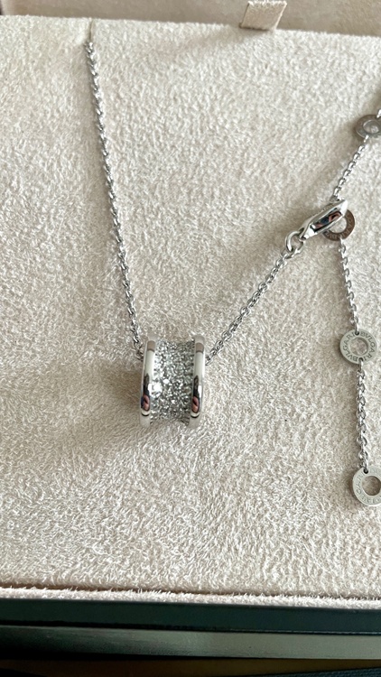 ブルガリ ビー・ゼロワンネックレ スパヴエダイヤモンド 18Kホワイトゴールド（金・貴金属）の商品画像 - 査定依頼日：2026年4月27日 - 最高査定価格：800,000円