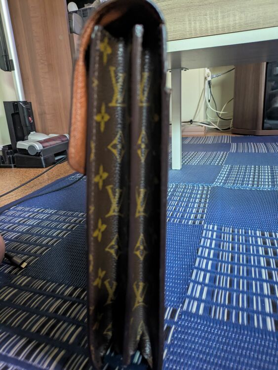 ビジネスバッグ（ブランドバッグ）の商品画像 - 査定依頼日：2025年8月6日 - 最高査定価格：35,000円