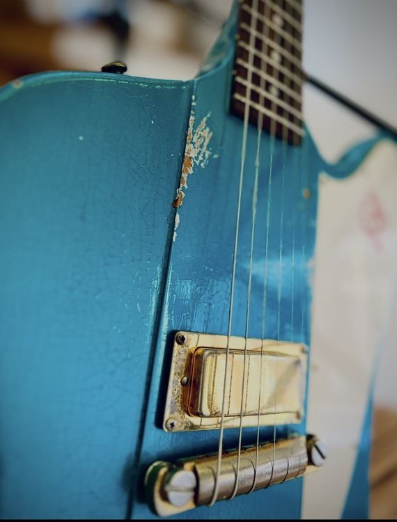 1976年製建国記念Gibson Firebird モディファイTYPE1（ピアノ・楽器・PA機材）の商品画像 - 査定依頼日：2026年9月4日 - 最高査定価格：400,000円