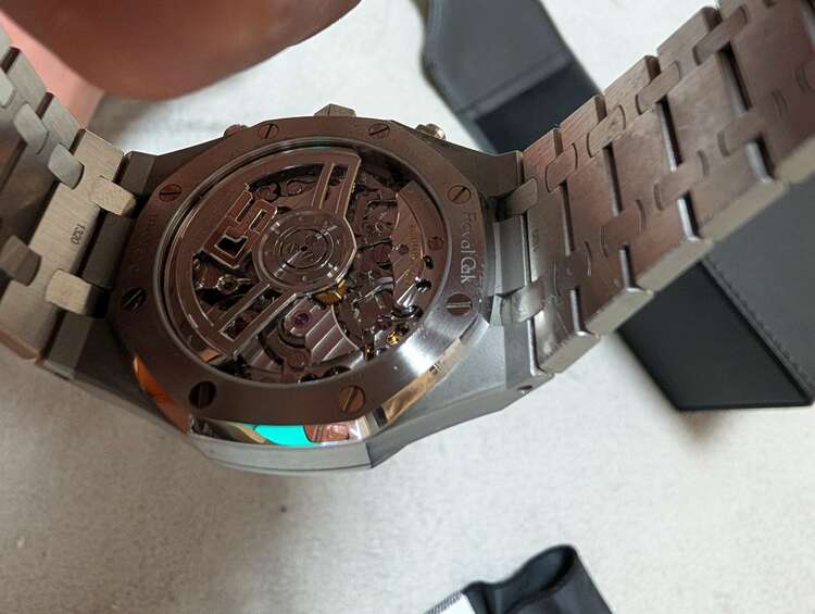 オーデマピゲ ロイヤルオーク オーデマピゲ ロイヤルオーク クロノグラフ　50周年記念記念ローター搭載 26240ST.OO.1320ST.02 ステンレススチール 41mm（高級時計）の商品画像 - 査定依頼日：2024年12月29日 - 最高査定価格：8,300,000円