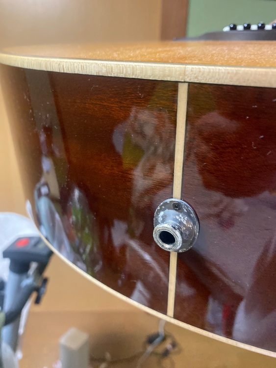 テイラー（ピアノ・楽器・PA機材）の商品画像 - 査定依頼日：2025年10月16日 - 最高査定価格：40,000円