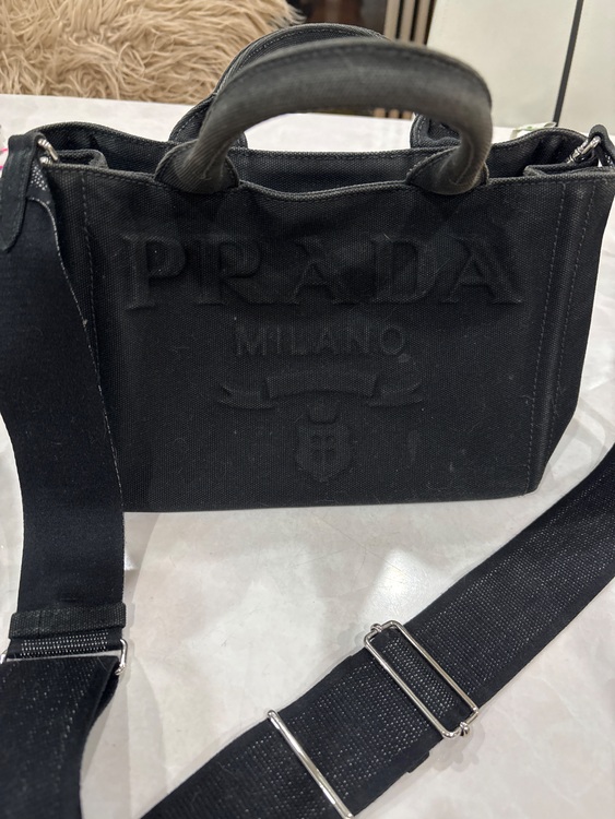 プラダ  （ブランドバッグ）の商品画像 - 査定依頼日：2025年11月10日 - 最高査定価格：120,000円