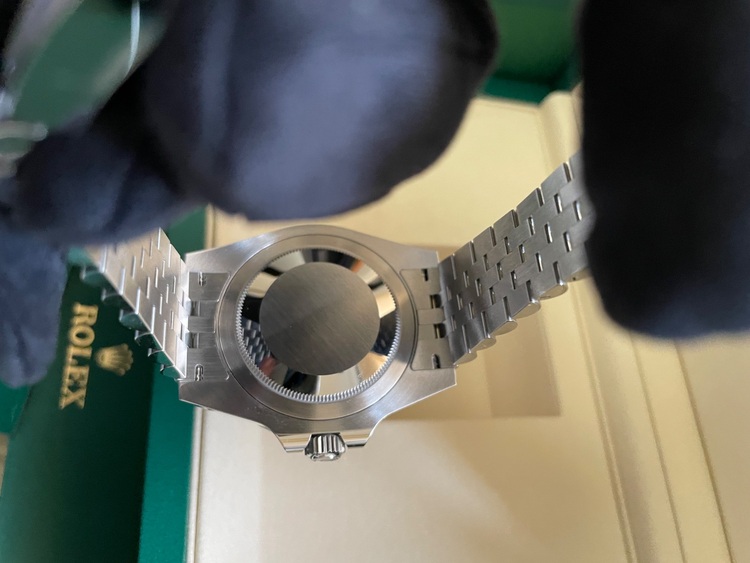 GMTマスター2 126710BRNR（高級時計）の商品画像 - 査定依頼日：2025年10月22日 - 最高査定価格：2,850,000円