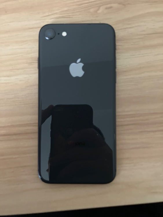 iPhone8 256GB docomo（スマホ）の商品画像 - 査定依頼日：2026年5月19日 - 最高査定価格：5,500円