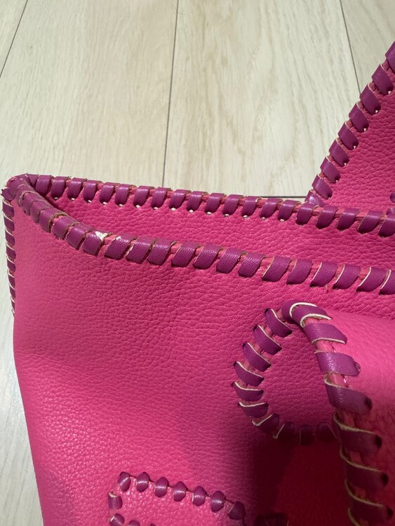 サマンサタバサトートバック大（ブランドバッグ）の商品画像 - 査定依頼日：2025年2月15日 - 最高査定価格：4,000円