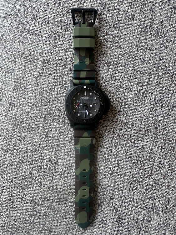 SUBMERSIBLE LUNA ROSSA - 47mm（高級時計）の商品画像 - 査定依頼日：2025年12月11日 - 最高査定価格：1,030,000円