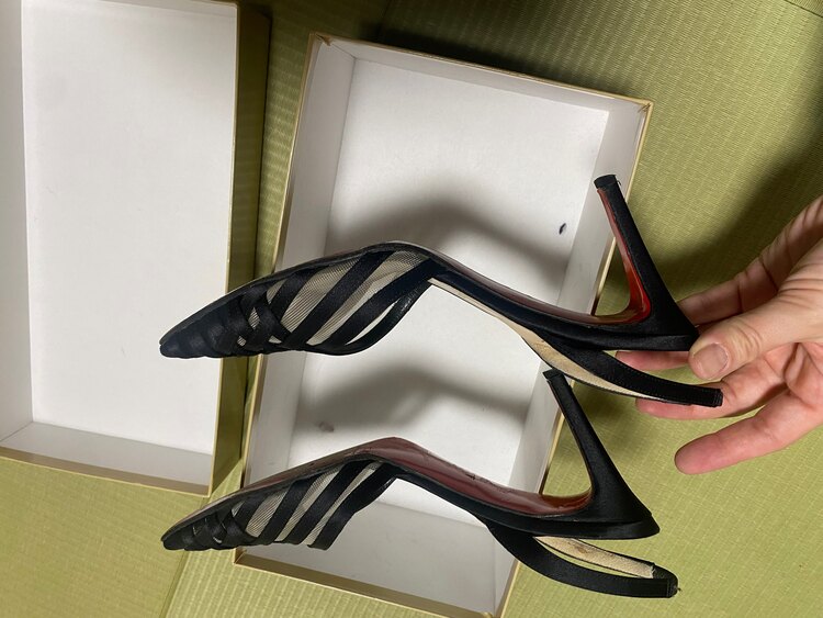 ルブタン　ヒールサンダル（古着・ファッション）の商品画像 - 査定依頼日：2024年11月17日 - 最高査定価格：1,000円