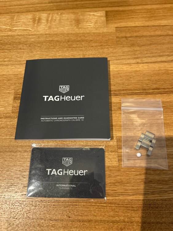 タグホイヤー アクアレーサー CAY211（高級時計）の商品画像 - 査定依頼日：2025年3月5日 - 最高査定価格：200,000円