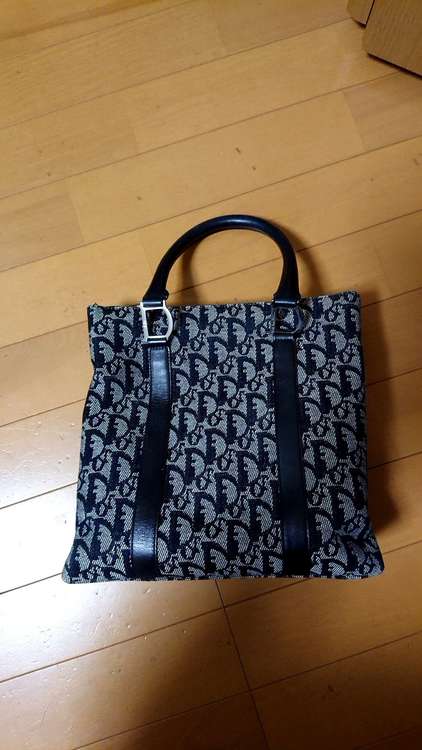 diorハンドバッグ（ブランドバッグ）の商品画像 - 査定依頼日：2022年11月9日 - 最高査定価格：32,000円