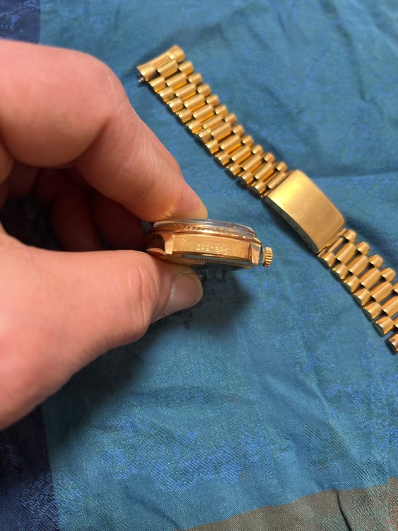 ロレックス デイデイト 180（高級時計）の商品画像 - 査定依頼日：2026年2月23日 - 最高査定価格：2,920,000円