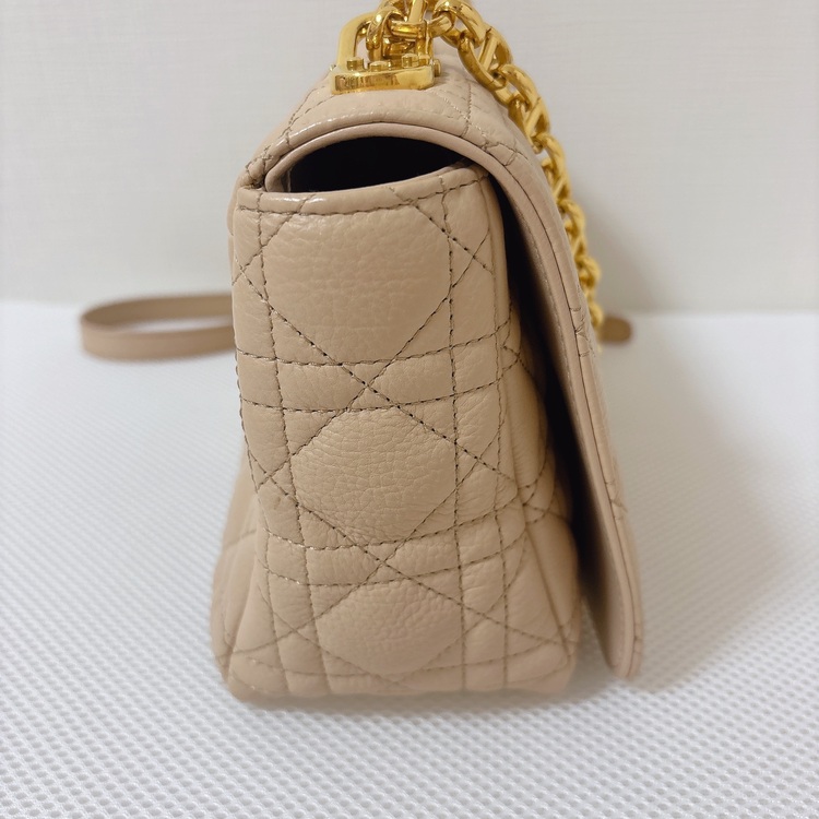 DIOR CARO ミディアム バッグ（ブランドバッグ）の商品画像 - 査定依頼日：2025年6月17日 - 最高査定価格：200,000円