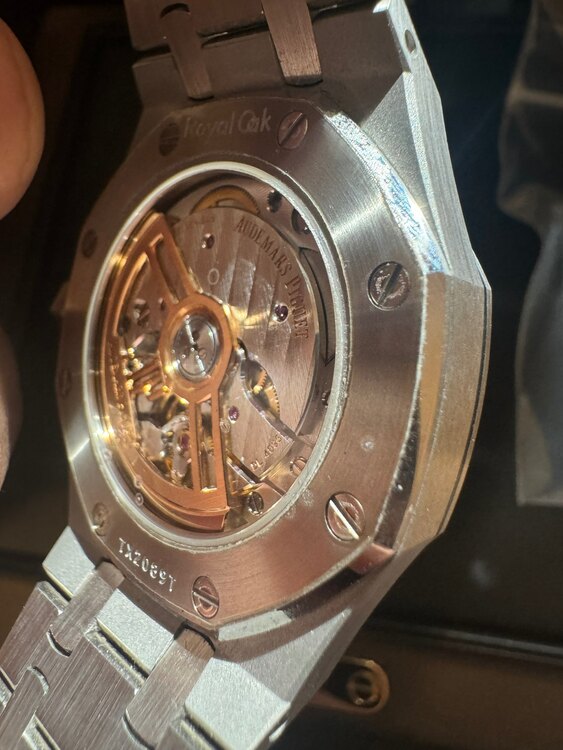 ロイヤルオーク　37mm グレー（高級時計）の商品画像 - 査定依頼日：2025年2月25日 - 最高査定価格：5,300,000円