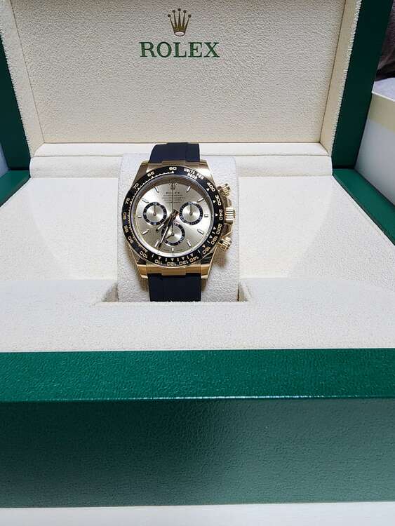 ロレックス デイトナ 126518L（高級時計）の商品画像 - 査定依頼日：2024年12月20日 - 最高査定価格：6,250,000円