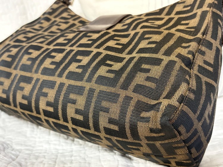 フェンディ  （ブランドバッグ）の商品画像 - 査定依頼日：2026年2月7日 - 最高査定価格：100,000円