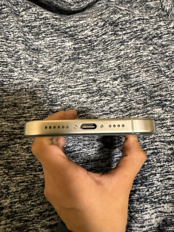 iPhone 15 Pro Max 256GB au（スマホ）の商品画像 - 査定依頼日：2024年12月12日 - 最高査定価格：93,000円