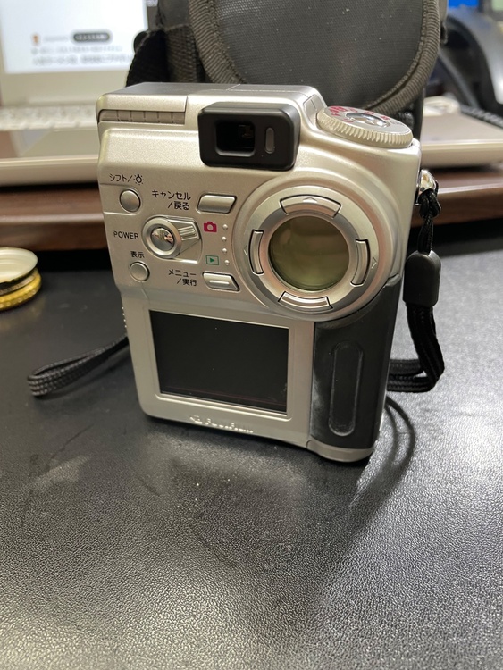 finepix4700z（カメラ）の商品画像 - 査定依頼日：2026年5月16日 - 最高査定価格：2,500円
