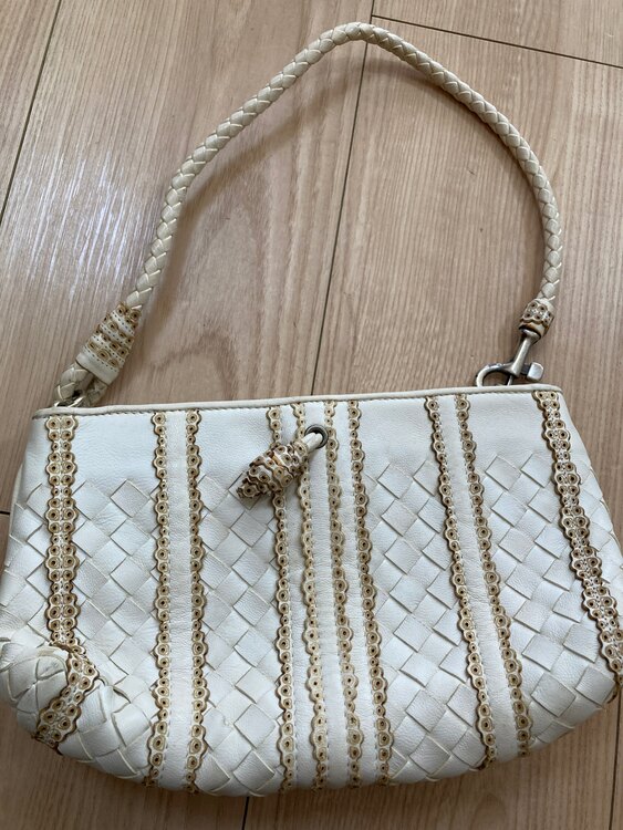 ボッテカベネタ（ブランドバッグ）の商品画像 - 査定依頼日：2025年2月6日 - 最高査定価格：60,000円