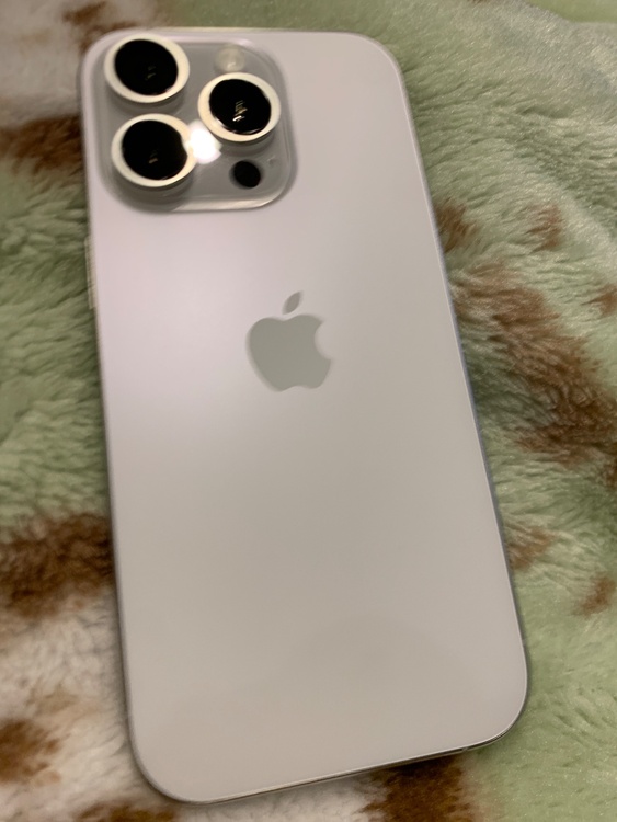 iPhone iPhone 16 Pro 1TB docomo（スマホ）の商品画像 - 査定依頼日：2026年9月19日 - 最高査定価格：136,000円