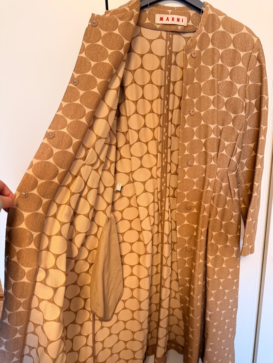 コート（古着・ファッション）の商品画像 - 査定依頼日：2025年11月17日 - 最高査定価格：5,000円