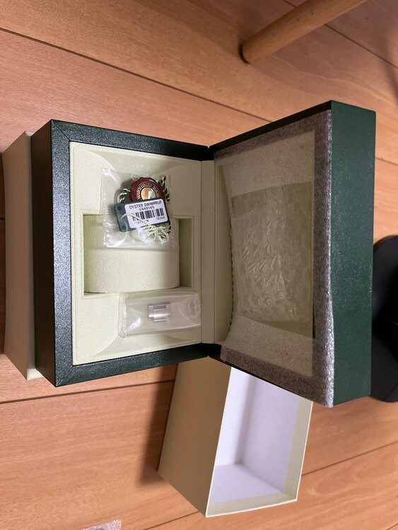 ロレックス GMTマスター （高級時計）の商品画像 - 査定依頼日：2025年5月31日 - 最高査定価格：1,650,000円