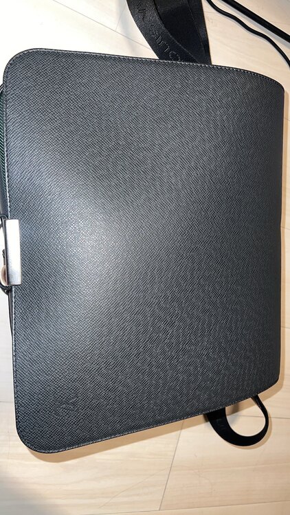 ルイヴィトン タイガ （ブランドバッグ）の商品画像 - 査定依頼日：2025年2月23日 - 最高査定価格：35,000円