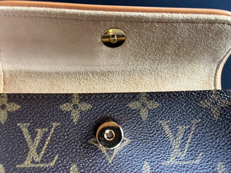 フロランティーヌ（ブランド財布・小物）の商品画像 - 査定依頼日：2025年4月27日 - 最高査定価格：35,000円