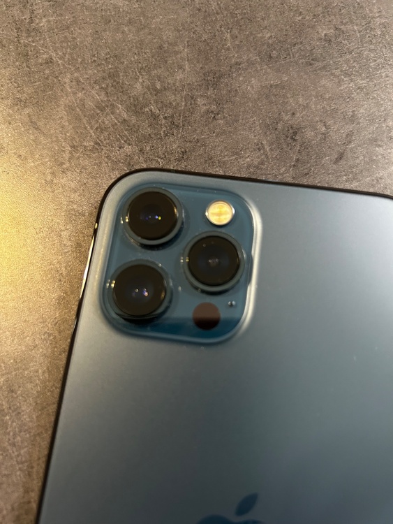 iPhone iPhone 12 Pro Max 256GB SIMフリー（スマホ）の商品画像 - 査定依頼日：2026年9月9日 - 最高査定価格：41,000円