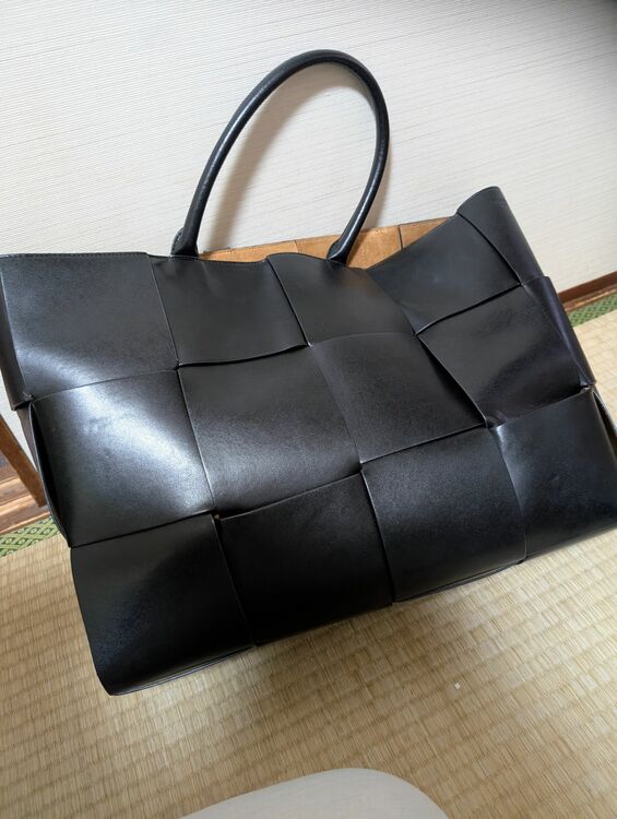 ラージアルコトートバック（ブランドバッグ）の商品画像 - 査定依頼日：2025年8月27日 - 最高査定価格：200,000円