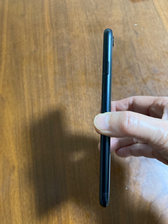 iPhone SE (第 2 世代) 64GB SIMフリー（スマホ）の商品画像 - 査定依頼日：2026年3月11日 - 最高査定価格：13,000円