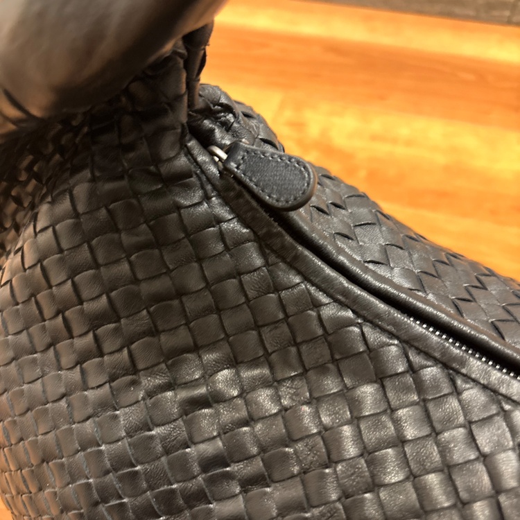 ボッテガヴェネタ　ハンドバッグ　イントレチャート（ブランドバッグ）の商品画像 - 査定依頼日：2026年4月6日 - 最高査定価格：160,000円