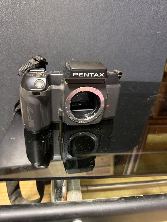 PENTAX  SF7（カメラ）の商品画像 - 査定依頼日：2026年4月26日 - 最高査定価格：2,000円