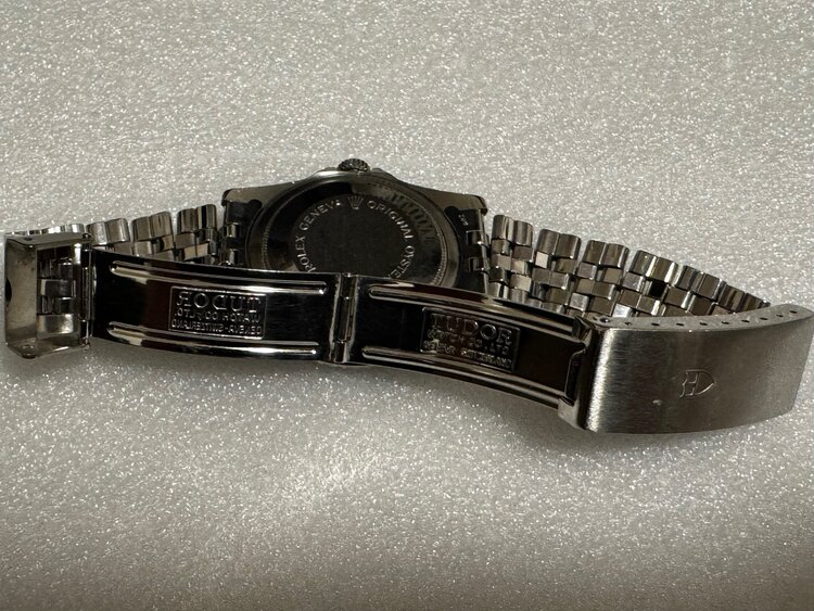 チューダー サブマリーナー 75090 ブラック ステンレススチール（高級時計）の商品画像 - 査定依頼日：2025年1月22日 - 最高査定価格：500,000円