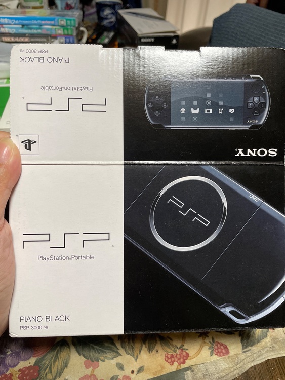 PSP-3000（ゲーム機本体・ゲームソフト）の商品画像 - 査定依頼日：2025年9月21日 - 最高査定価格：3,500円