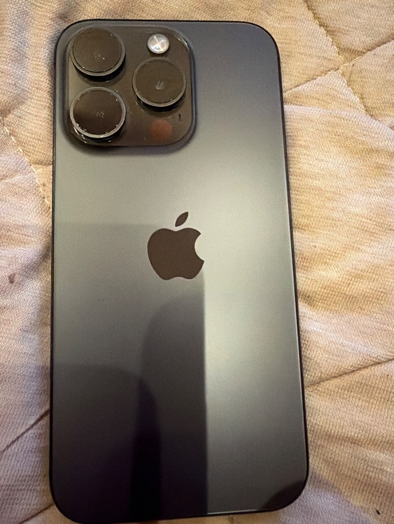 iPhone iPhone 16 Pro 256GB au（スマホ）の商品画像 - 査定依頼日：2026年10月6日 - 最高査定価格：116,500円