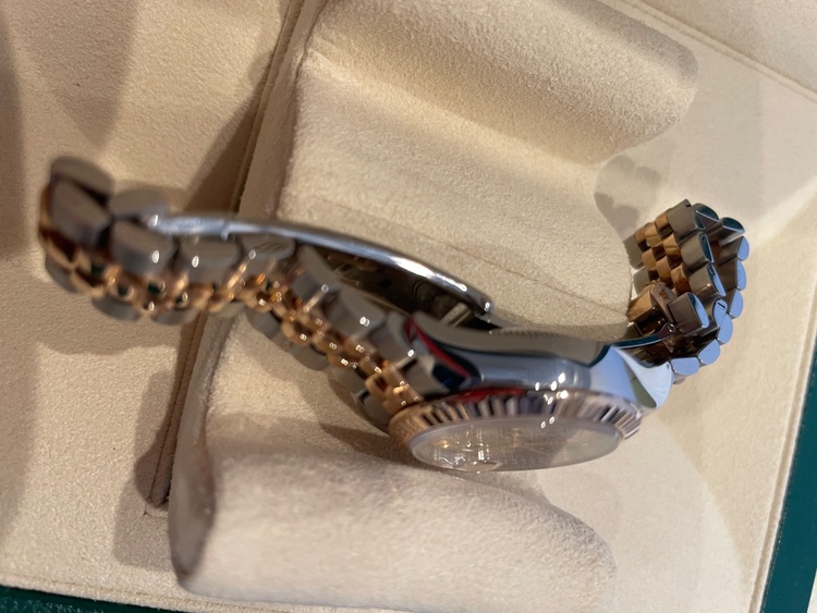 ロレックス デイトジャスト model 279171  （高級時計）の商品画像 - 査定依頼日：2026年1月30日 - 最高査定価格：1,880,000円