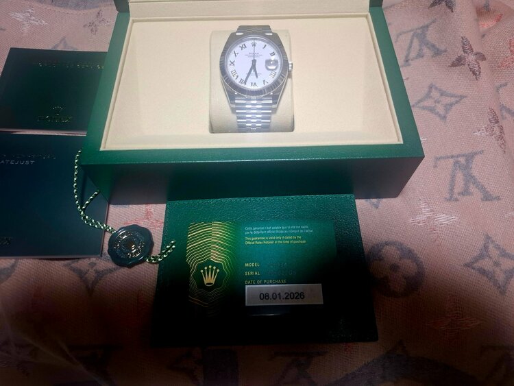 ロレックス デイトジャスト 126334（高級時計）の商品画像 - 査定依頼日：2026年1月11日 - 最高査定価格：2,380,000円