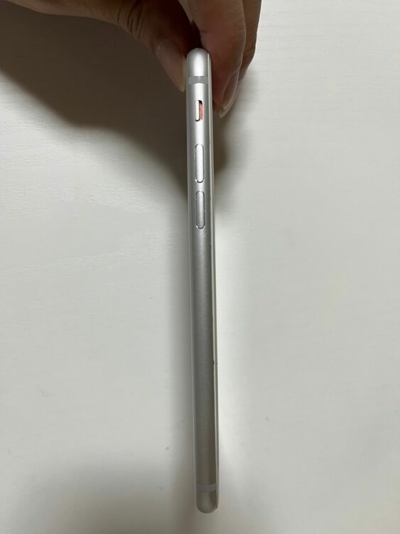 iphone 8（スマホ）の商品画像 - 査定依頼日：2025年7月18日 - 最高査定価格：5,000円